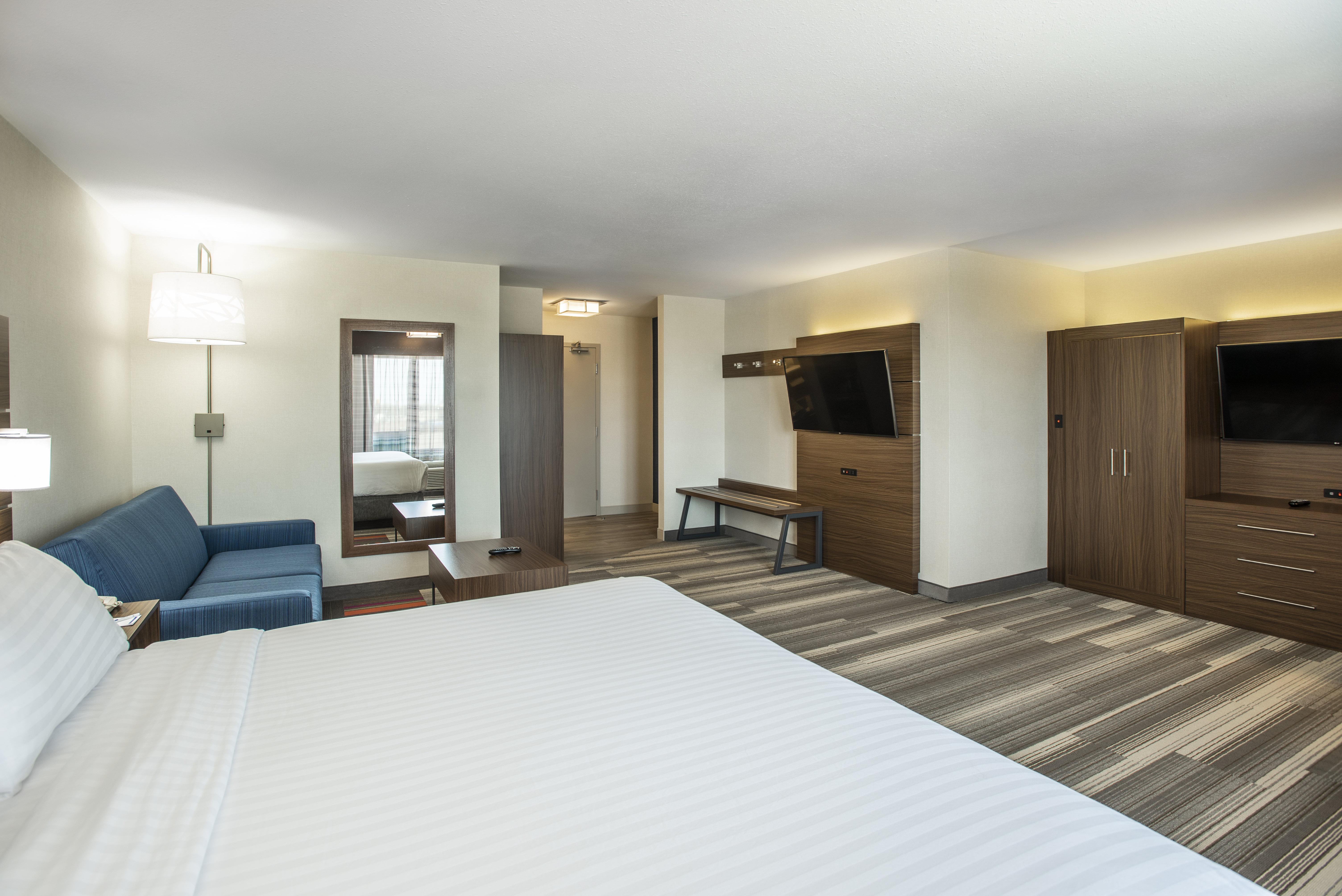 Holiday Inn Express & Suites Medicine Hat By Ihg Bagian luar foto