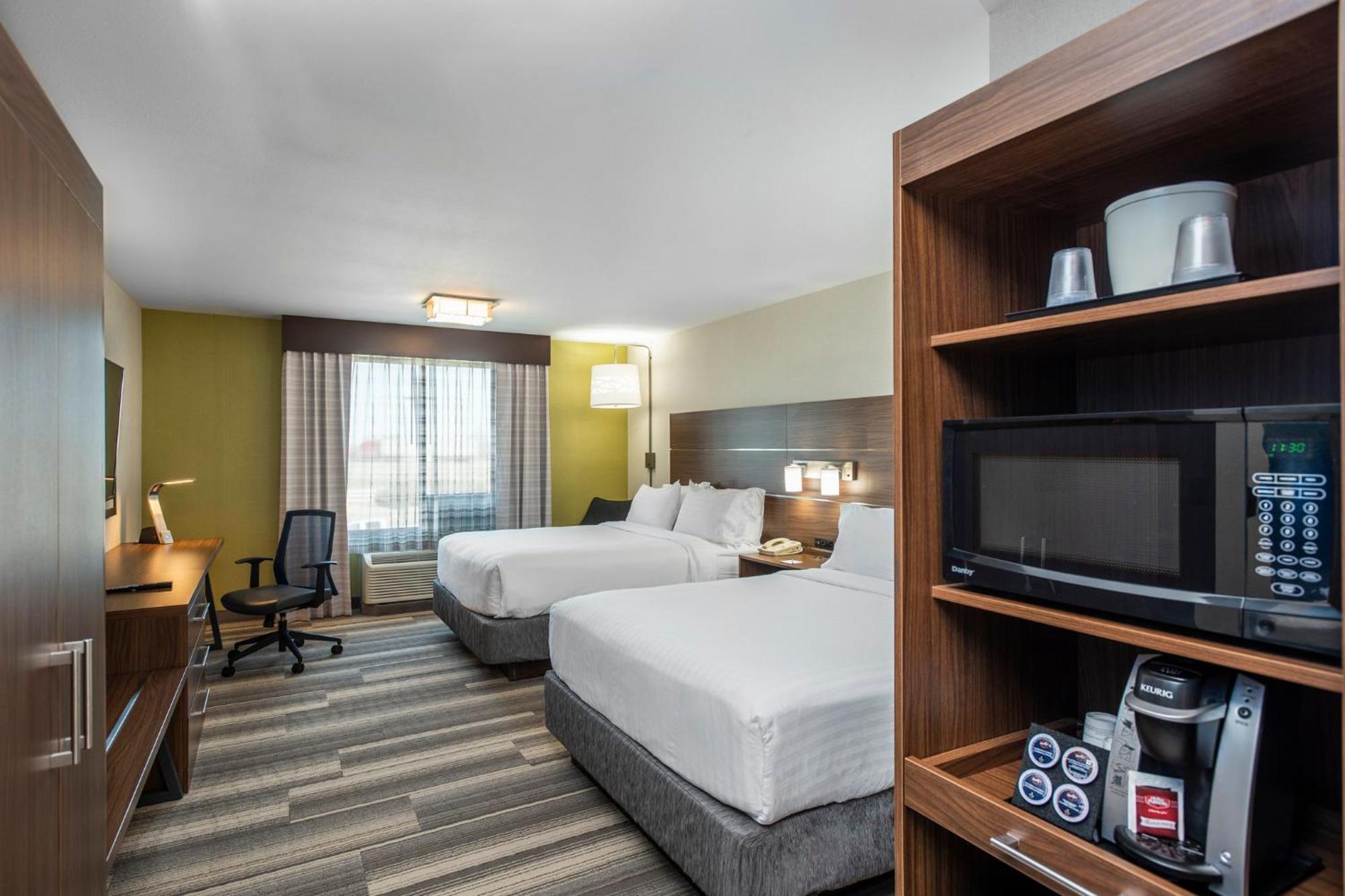 Holiday Inn Express & Suites Medicine Hat, An Ihg Hotel Bagian luar foto