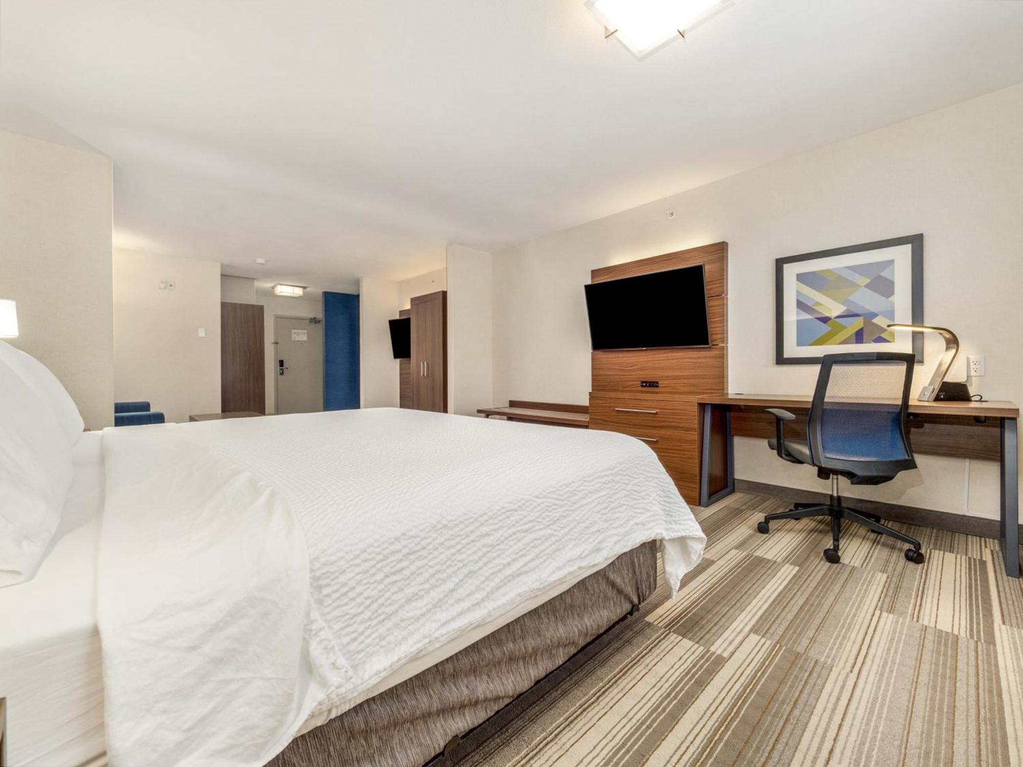 Holiday Inn Express & Suites Medicine Hat By Ihg Bagian luar foto